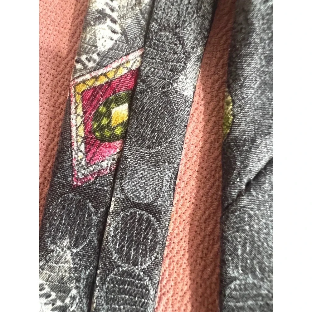 Biella Mens Silk Necktie Gray Abstract Geometric Circles Squares Made in USA